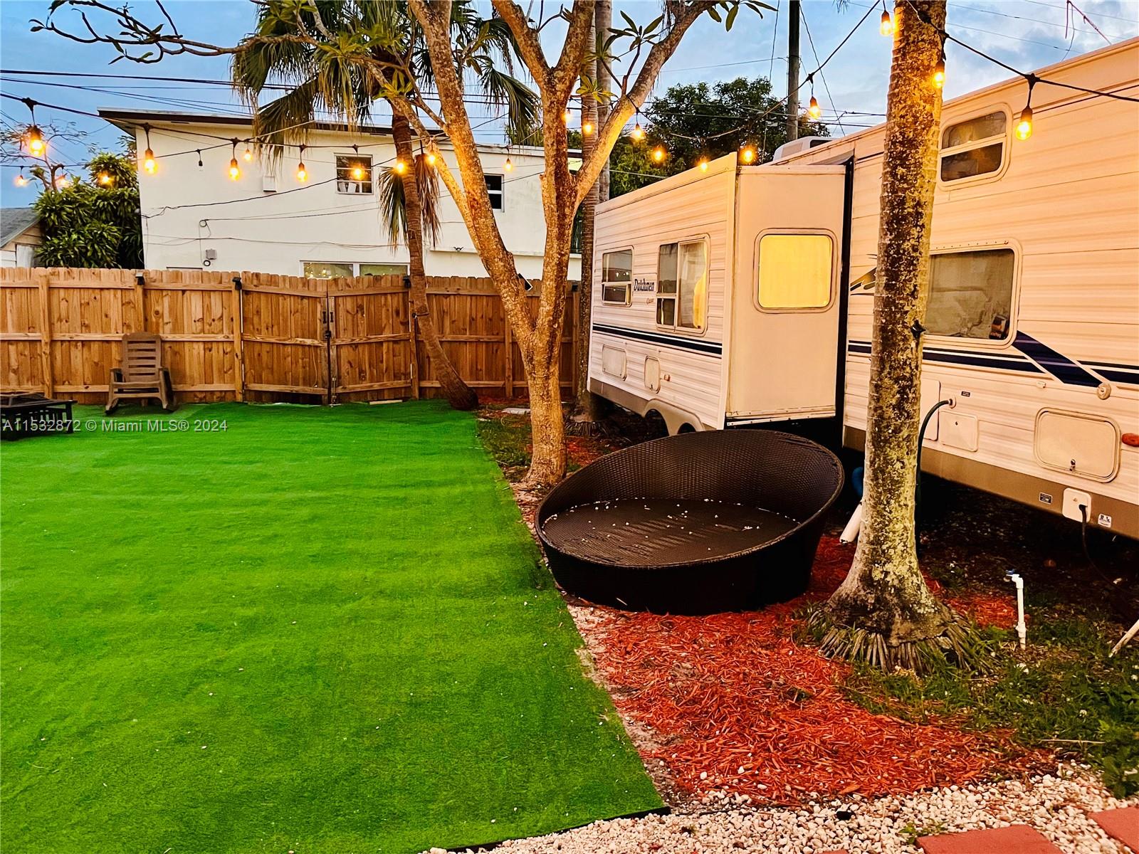 2518 Roosevelt St, Hollywood, Florida 33020, 2 Bedrooms Bedrooms, ,1 BathroomBathrooms,Residential,For Sale,2518 Roosevelt St,A11532872