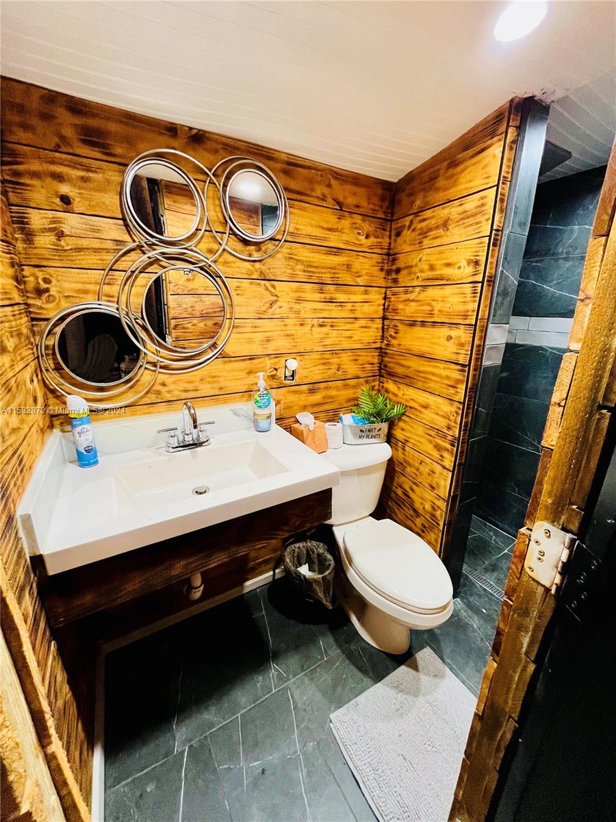 2518 Roosevelt St, Hollywood, Florida 33020, 2 Bedrooms Bedrooms, ,1 BathroomBathrooms,Residential,For Sale,2518 Roosevelt St,A11532872