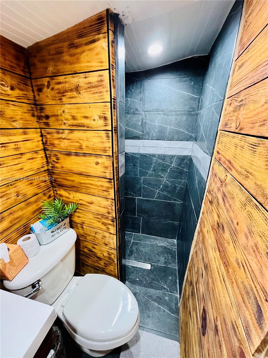 2518 Roosevelt St, Hollywood, Florida 33020, 2 Bedrooms Bedrooms, ,1 BathroomBathrooms,Residential,For Sale,2518 Roosevelt St,A11532872