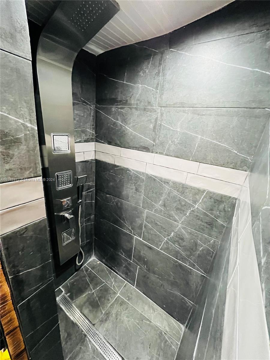 2518 Roosevelt St, Hollywood, Florida 33020, 2 Bedrooms Bedrooms, ,1 BathroomBathrooms,Residential,For Sale,2518 Roosevelt St,A11532872