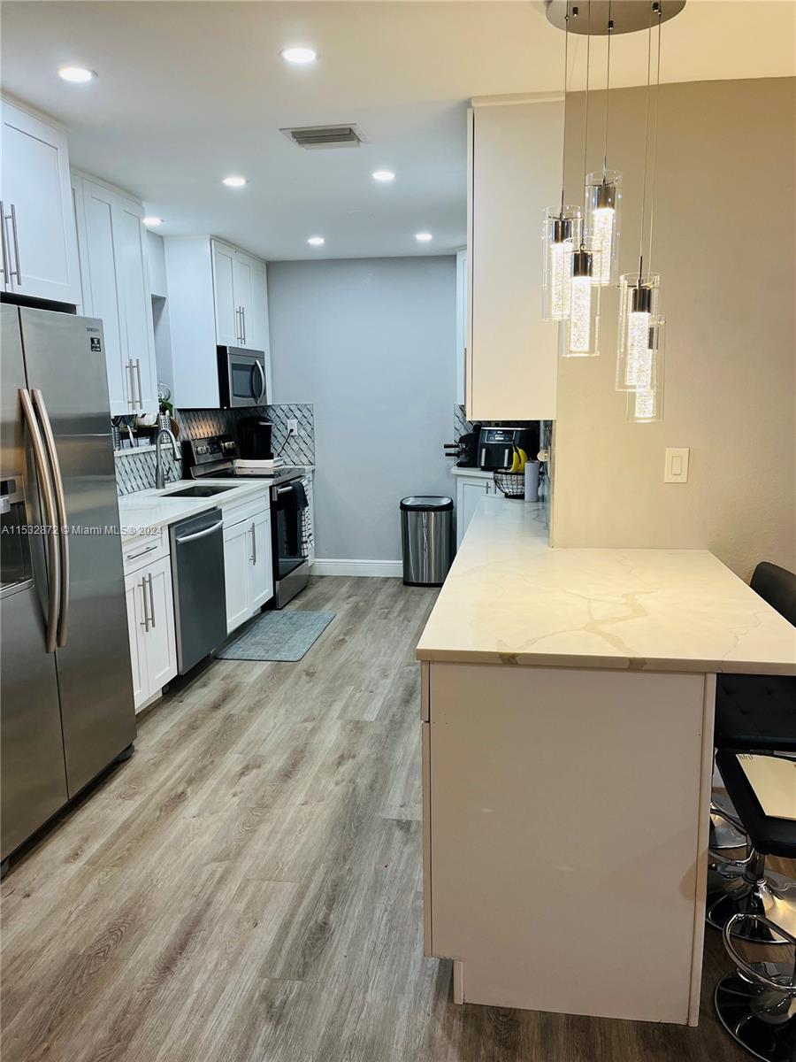 2518 Roosevelt St, Hollywood, Florida 33020, 2 Bedrooms Bedrooms, ,1 BathroomBathrooms,Residential,For Sale,2518 Roosevelt St,A11532872