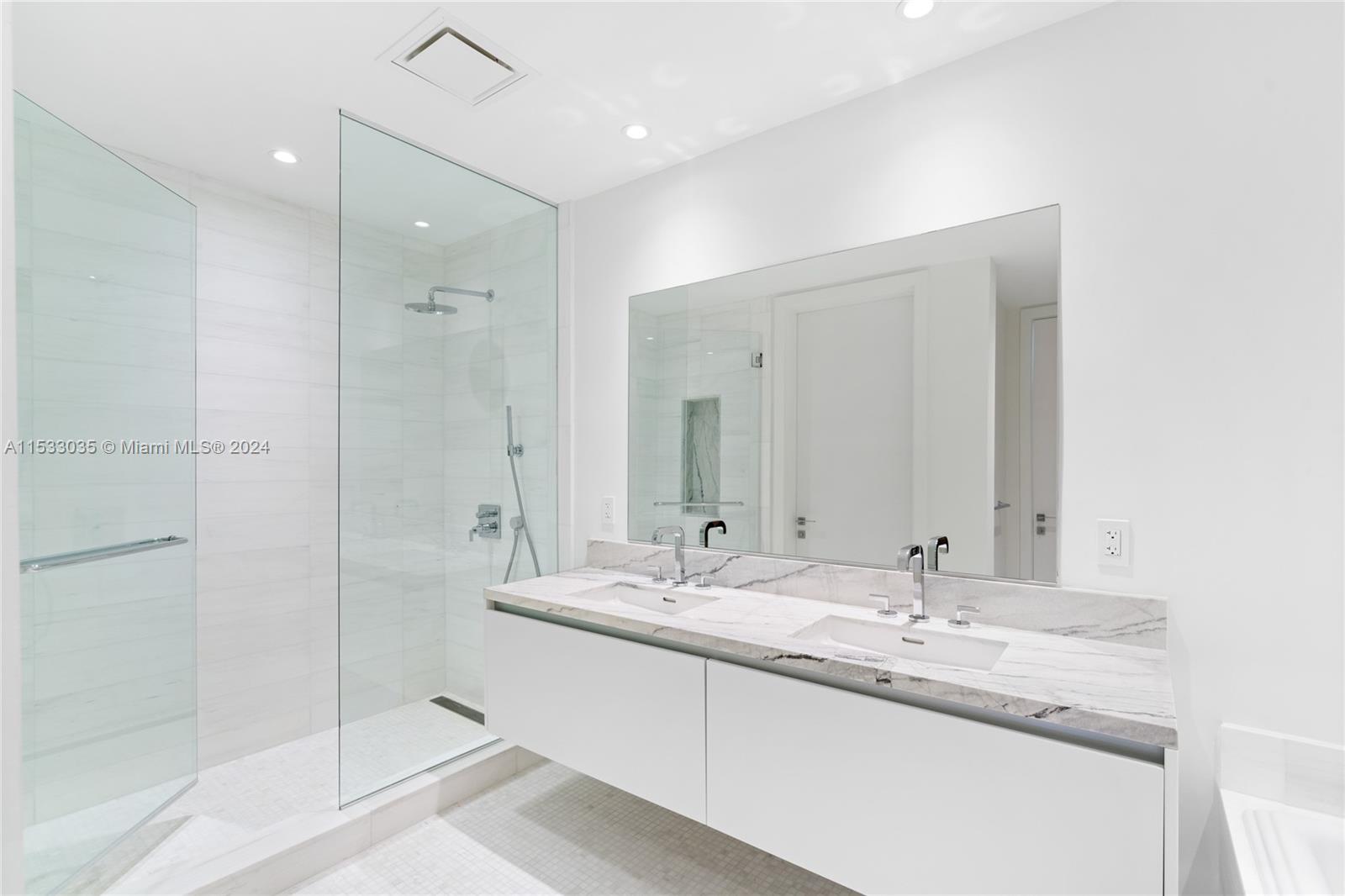 700 NE 26th Ter 901, Miami, Florida 33137, 3 Bedrooms Bedrooms, ,4 BathroomsBathrooms,Residentiallease,For Rent,700 NE 26th Ter 901,A11533035