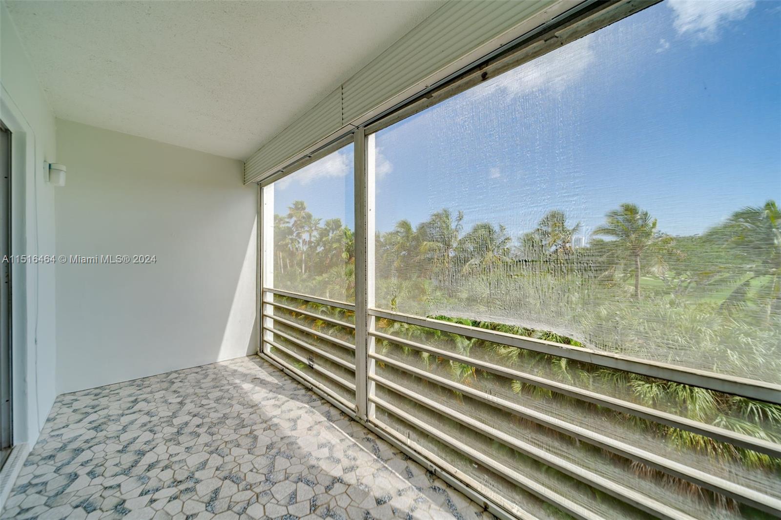 600 NE 14th Ave 421, Hallandale Beach, Florida 33009, 1 Bedroom Bedrooms, ,1 BathroomBathrooms,Residential,For Sale,600 NE 14th Ave 421,A11516464