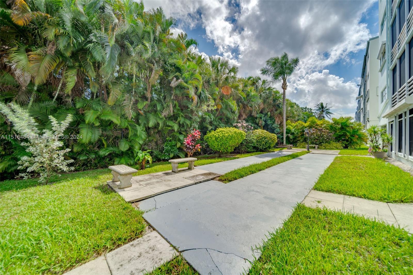 600 NE 14th Ave 421, Hallandale Beach, Florida 33009, 1 Bedroom Bedrooms, ,1 BathroomBathrooms,Residential,For Sale,600 NE 14th Ave 421,A11516464