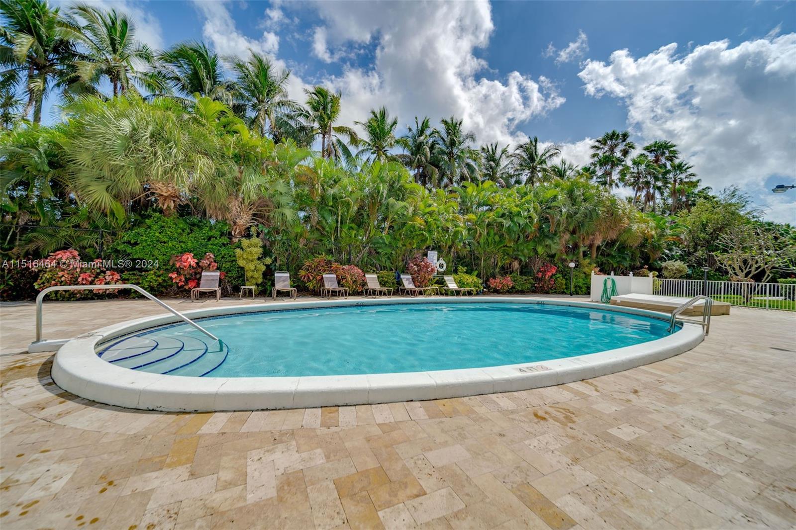 600 NE 14th Ave 421, Hallandale Beach, Florida 33009, 1 Bedroom Bedrooms, ,1 BathroomBathrooms,Residential,For Sale,600 NE 14th Ave 421,A11516464