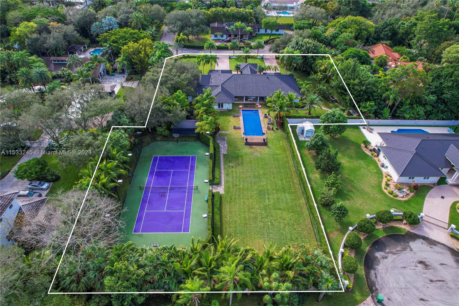 8501 SW 114th Ter, Miami, Florida 33156, 5 Bedrooms Bedrooms, ,5 BathroomsBathrooms,Residential,For Sale,8501 SW 114th Ter,A11533245