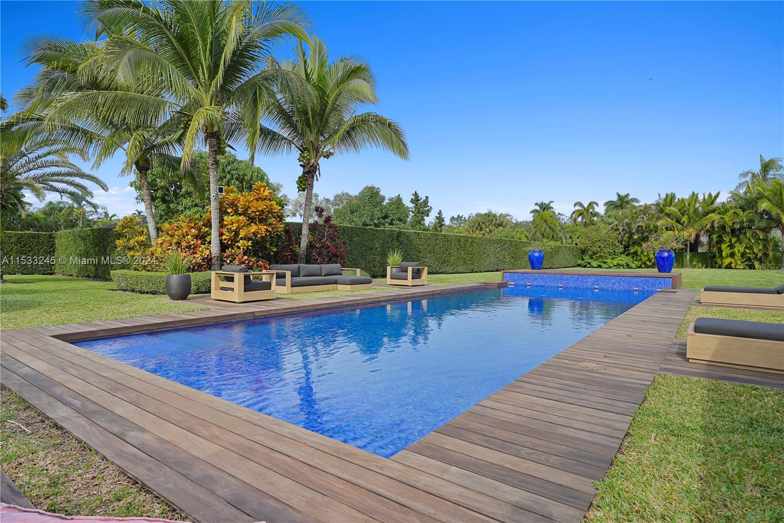 IPE WOOD AROUND POOL