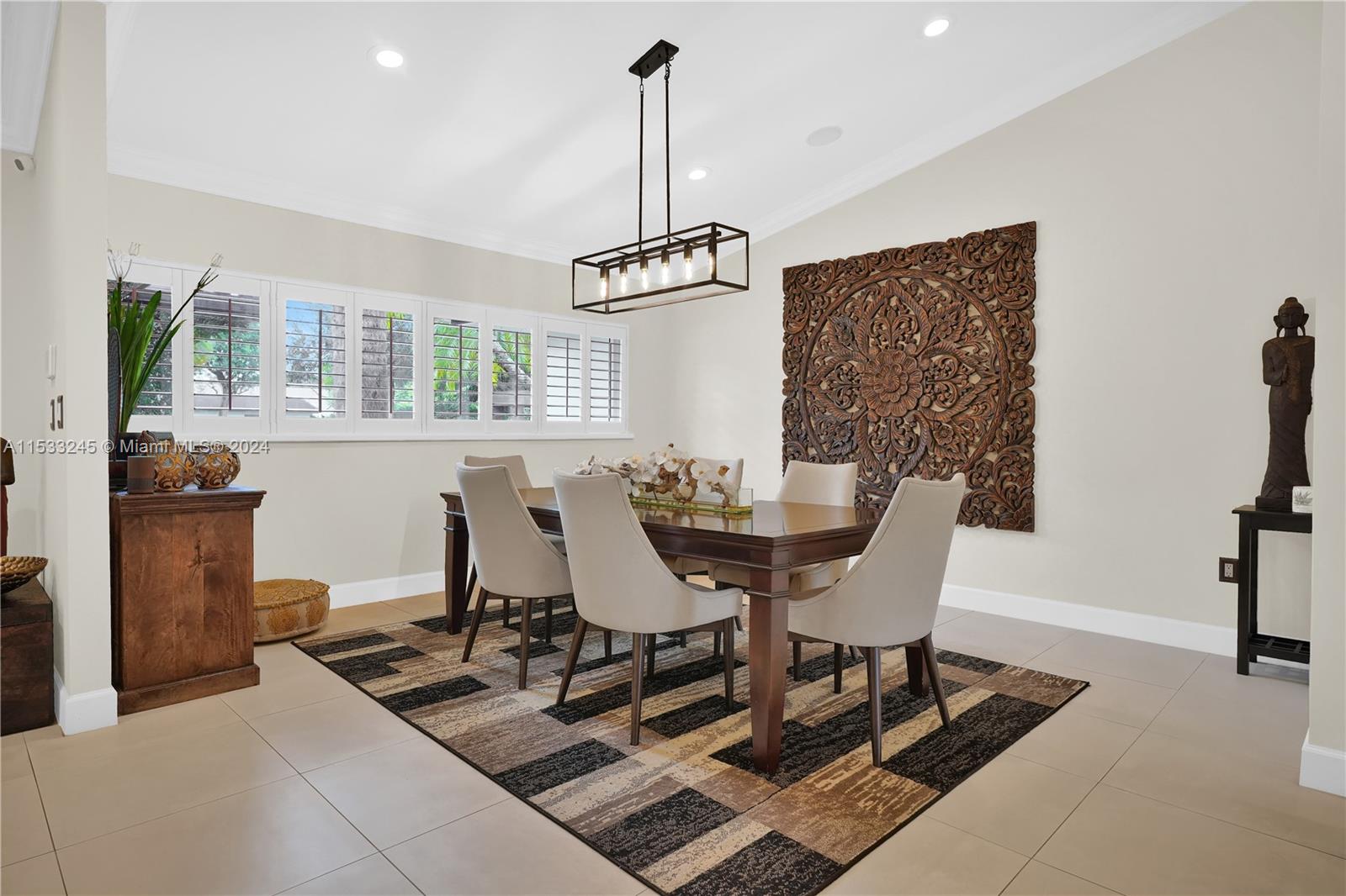 DINING ROOM