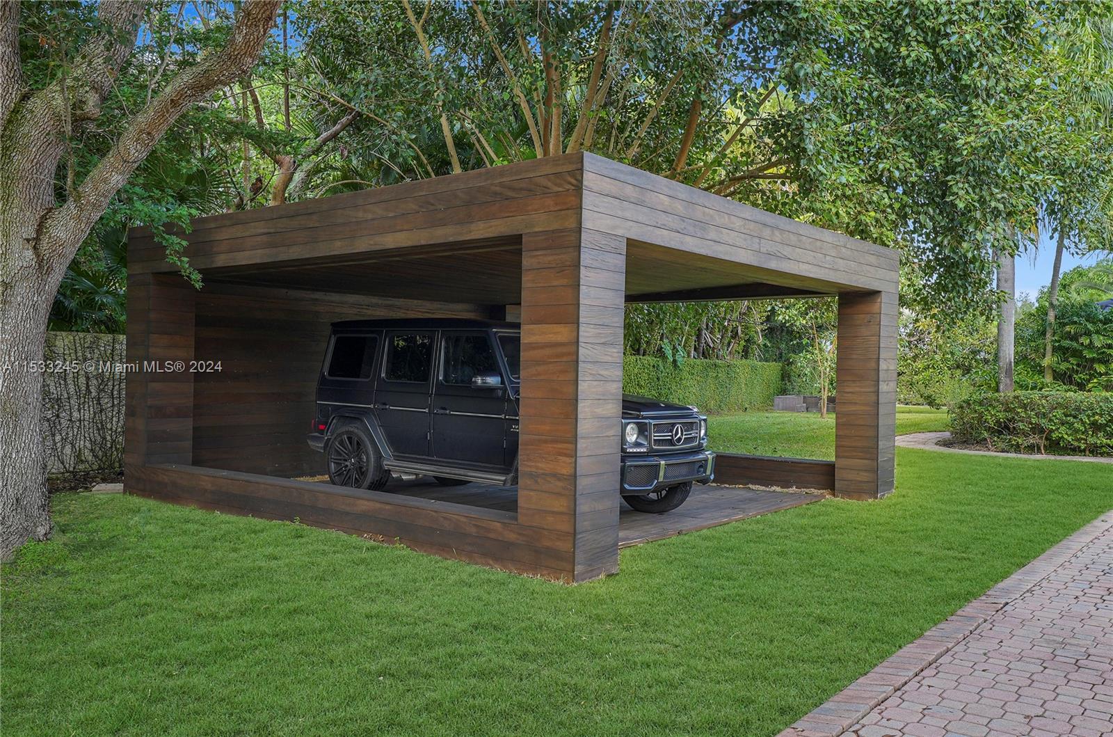 DETACHED SECOND CAR GARAGE IPE WOOD 
WOOD IPE