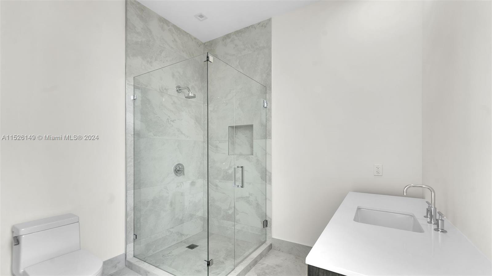 275 Giralda Ave, Coral Gables, FL, 33134 United States, 5 Bedrooms Bedrooms, ,5 BathroomsBathrooms,Residential,For Sale,Giralda Ave,A11526149