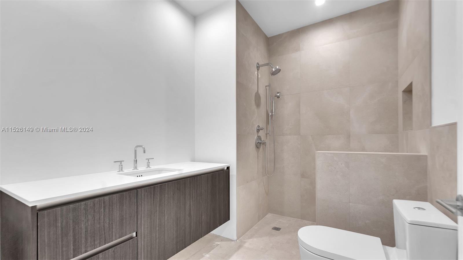 275 Giralda Ave, Coral Gables, FL, 33134 United States, 5 Bedrooms Bedrooms, ,5 BathroomsBathrooms,Residential,For Sale,Giralda Ave,A11526149