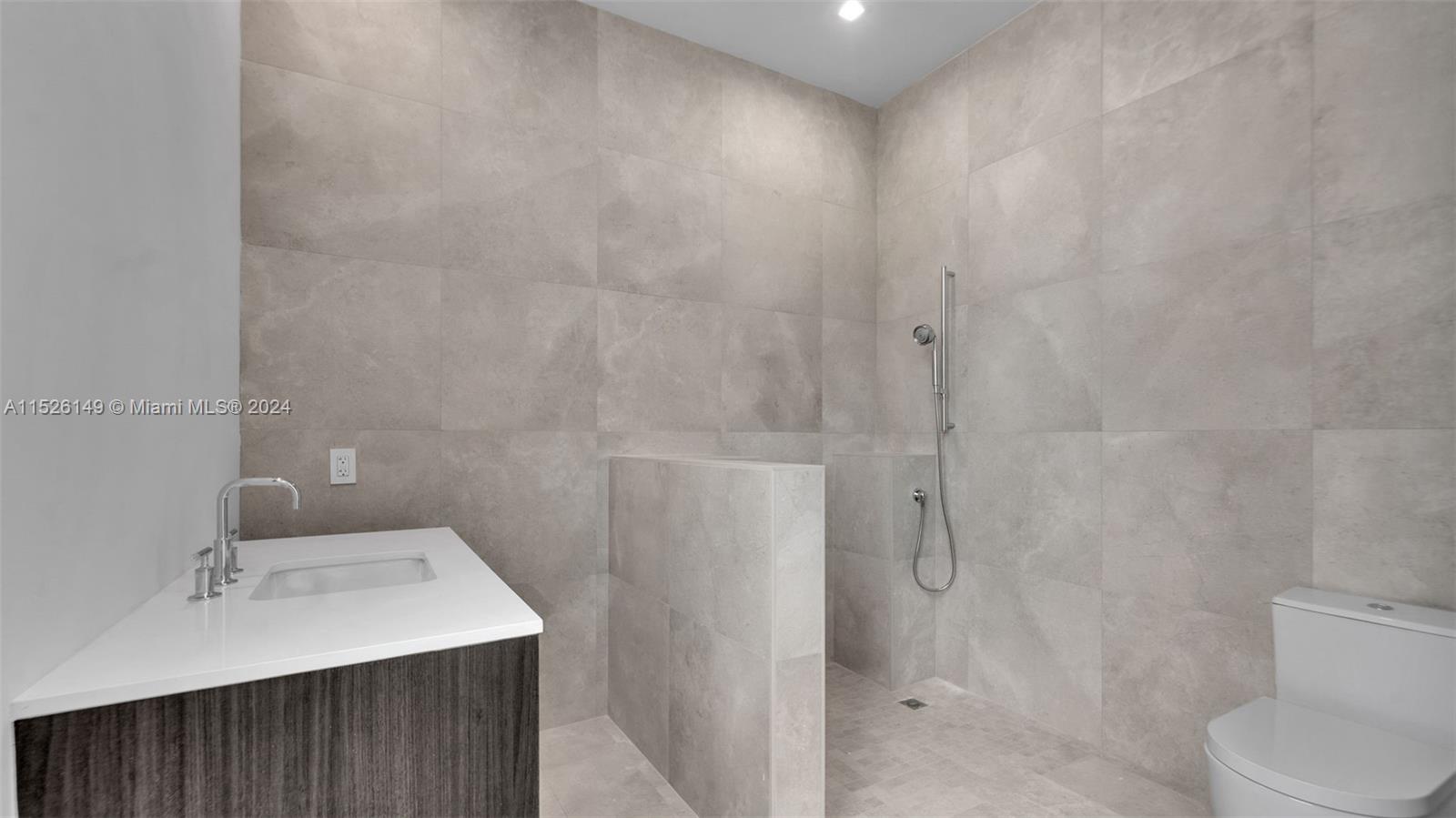 275 Giralda Ave, Coral Gables, FL, 33134 United States, 5 Bedrooms Bedrooms, ,5 BathroomsBathrooms,Residential,For Sale,Giralda Ave,A11526149