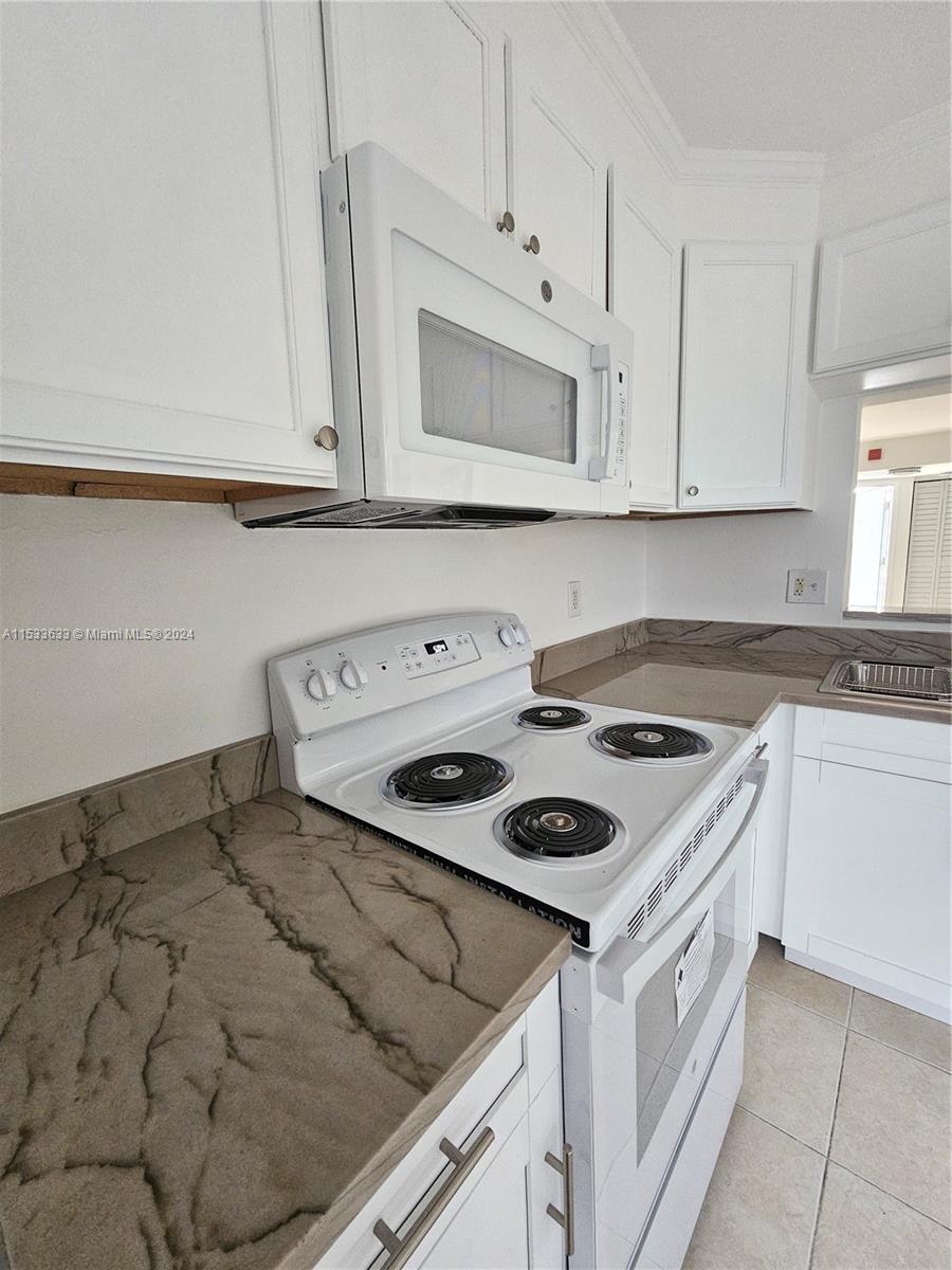 1403 S Liberty Ave 1403K, Homestead, Florida 33034, 3 Bedrooms Bedrooms, ,2 BathroomsBathrooms,Residentiallease,For Rent,1403 S Liberty Ave 1403K,A11533633