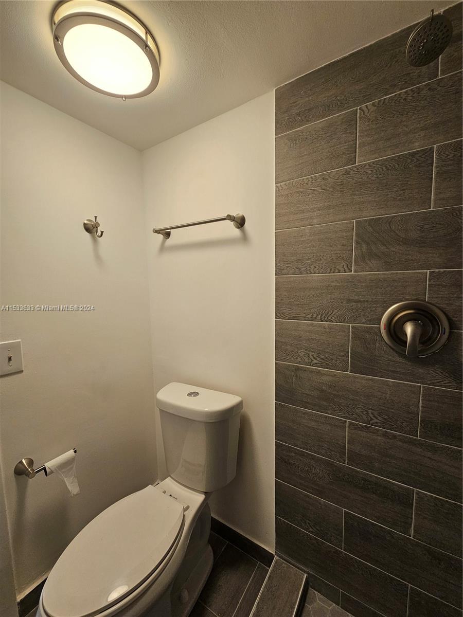 1403 S Liberty Ave 1403K, Homestead, Florida 33034, 3 Bedrooms Bedrooms, ,2 BathroomsBathrooms,Residentiallease,For Rent,1403 S Liberty Ave 1403K,A11533633