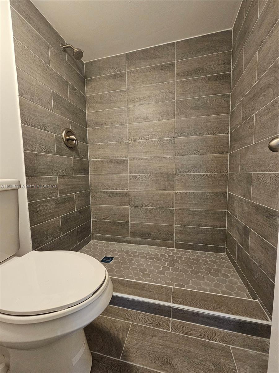 1403 S Liberty Ave 1403K, Homestead, Florida 33034, 3 Bedrooms Bedrooms, ,2 BathroomsBathrooms,Residentiallease,For Rent,1403 S Liberty Ave 1403K,A11533633