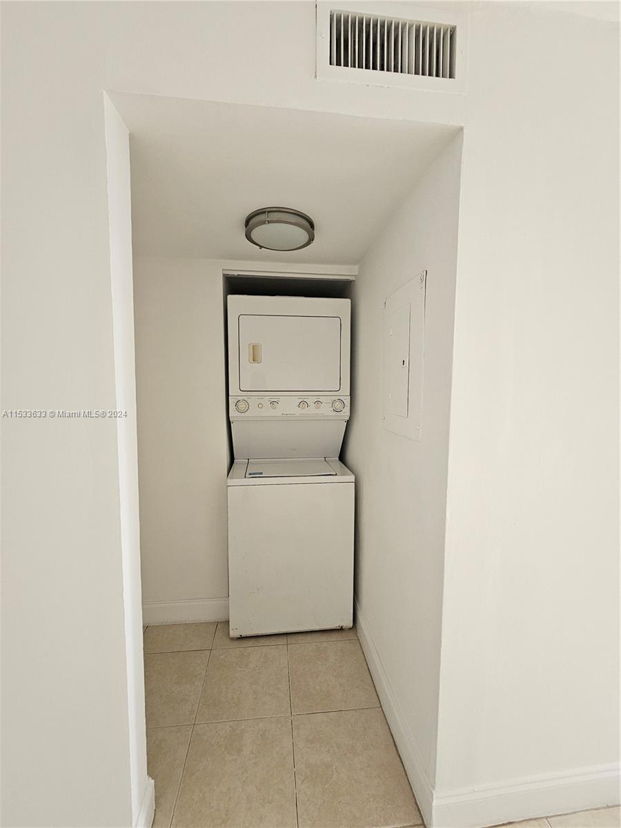 1403 S Liberty Ave 1403K, Homestead, Florida 33034, 3 Bedrooms Bedrooms, ,2 BathroomsBathrooms,Residentiallease,For Rent,1403 S Liberty Ave 1403K,A11533633