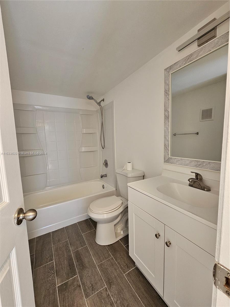 1403 S Liberty Ave 1403K, Homestead, Florida 33034, 3 Bedrooms Bedrooms, ,2 BathroomsBathrooms,Residentiallease,For Rent,1403 S Liberty Ave 1403K,A11533633