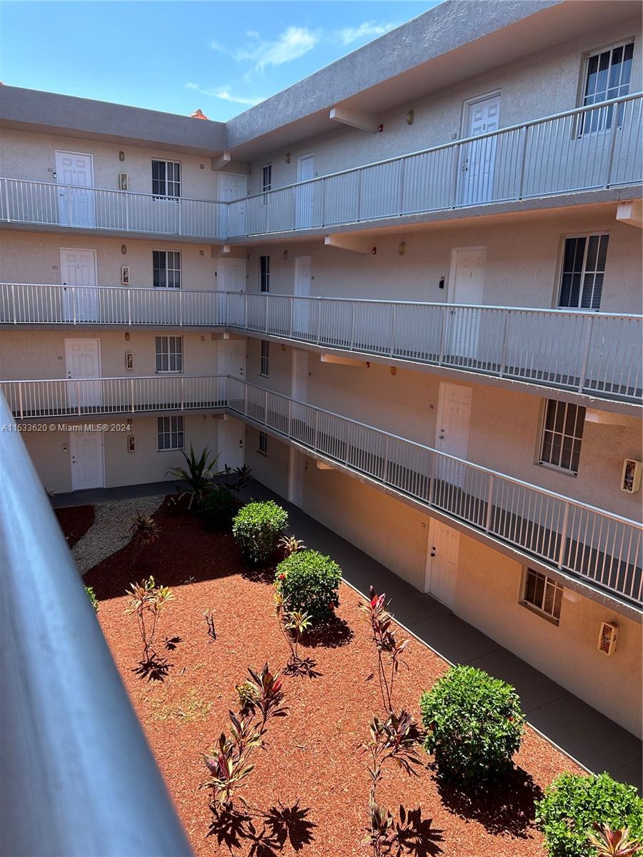 6195 NW 186th St 302, Hialeah, Florida 33015, 1 Bedroom Bedrooms, ,1 BathroomBathrooms,Residentiallease,For Rent,6195 NW 186th St 302,A11533620