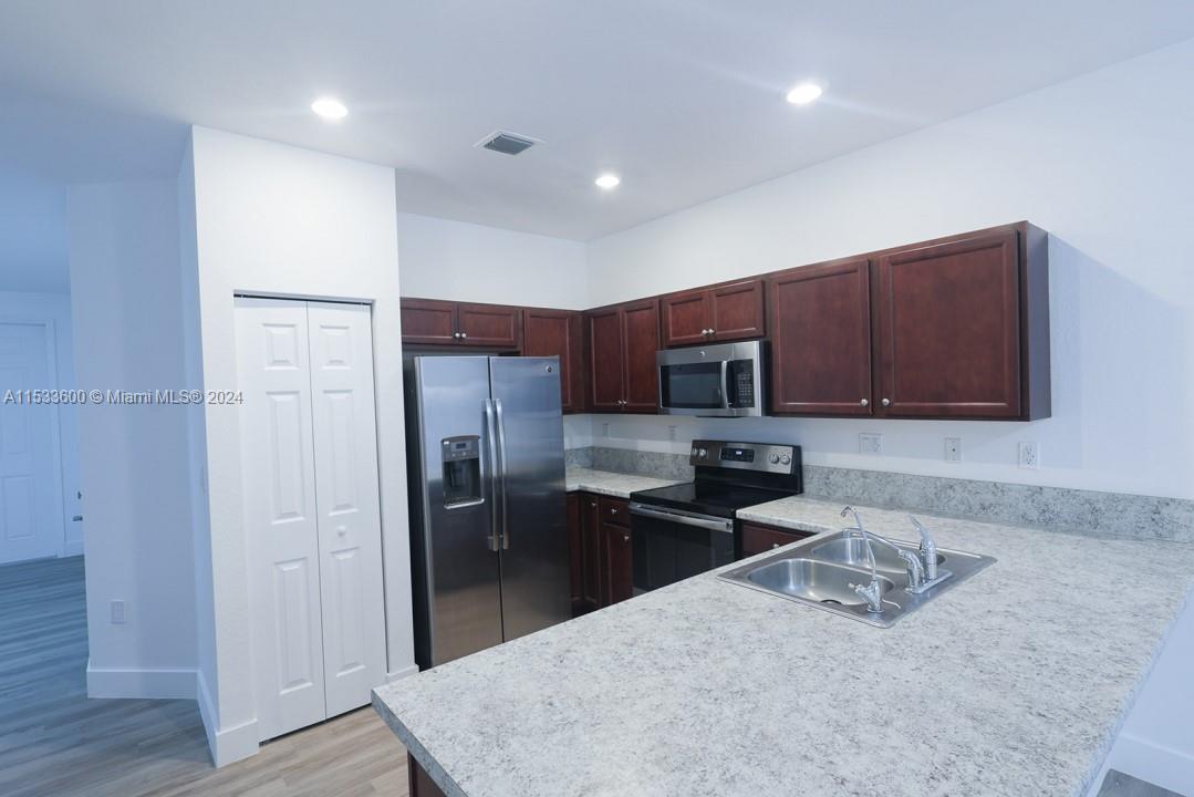 151 SE 34th Ave 151, Homestead, Florida 33033, 3 Bedrooms Bedrooms, ,2 BathroomsBathrooms,Residential,For Sale,151 SE 34th Ave 151,A11533600