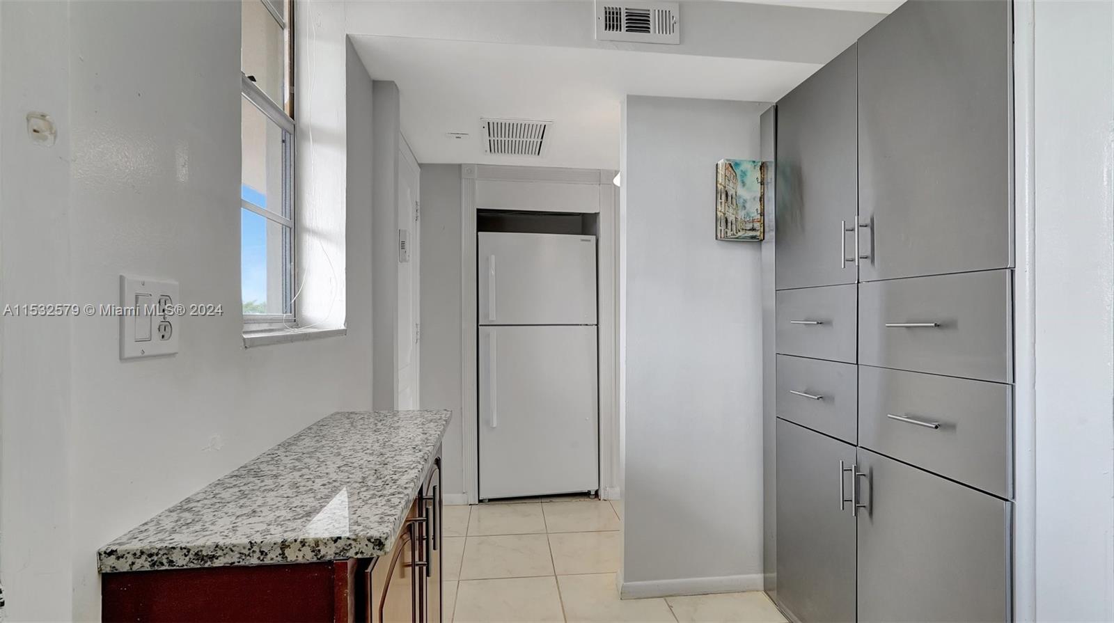 2905 Point East Dr L514, Aventura, Florida 33160, 1 Bedroom Bedrooms, ,1 BathroomBathrooms,Residential,For Sale,2905 Point East Dr L514,A11532579