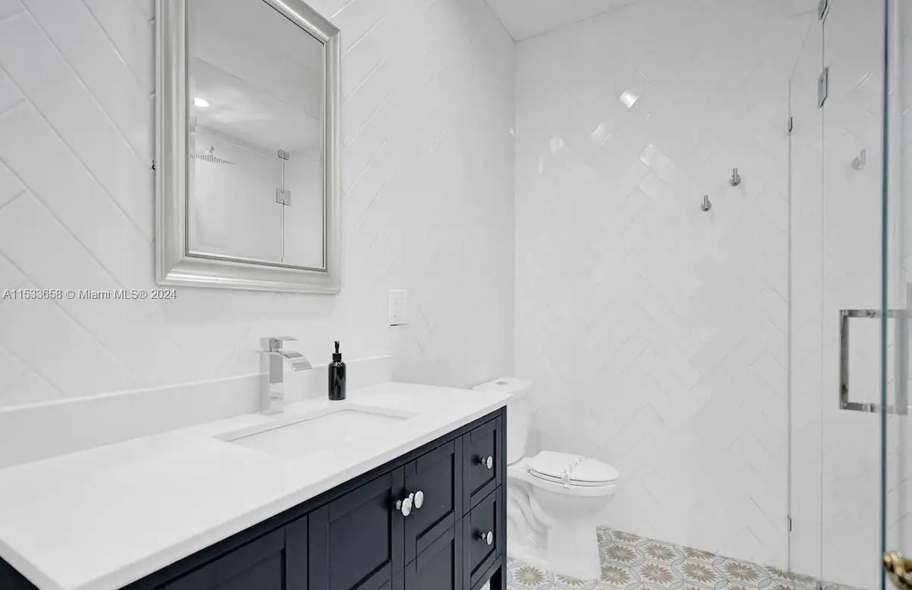 929 Southlake Dr, Hollywood, FL, 33019 United States, 8 Bedrooms Bedrooms, ,6 BathroomsBathrooms,Residential,For Sale,Southlake Dr,A11533658