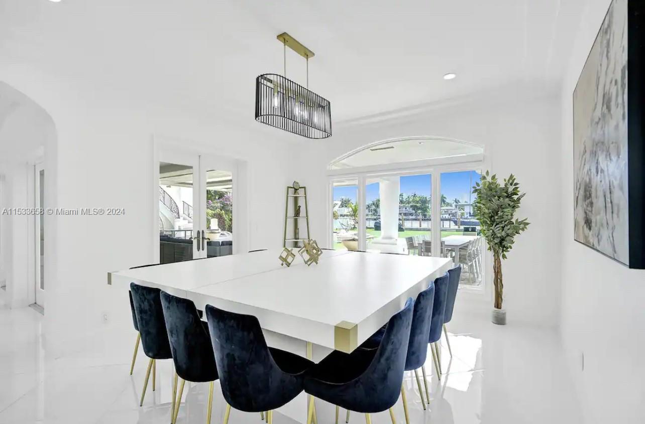 929 Southlake Dr, Hollywood, FL, 33019 United States, 8 Bedrooms Bedrooms, ,6 BathroomsBathrooms,Residential,For Sale,Southlake Dr,A11533658