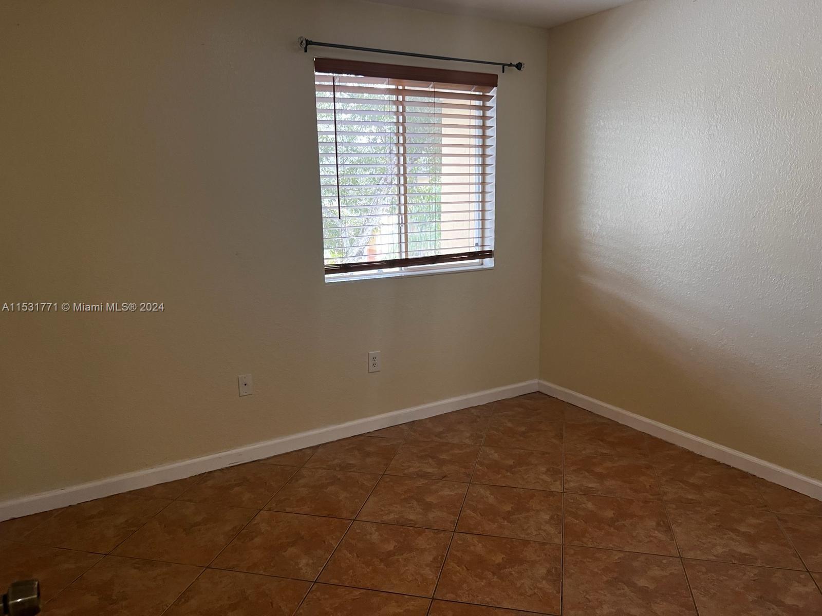 2612 SE 15th Pl 325, Homestead, Florida 33035, 3 Bedrooms Bedrooms, ,2 BathroomsBathrooms,Residentiallease,For Rent,2612 SE 15th Pl 325,A11531771