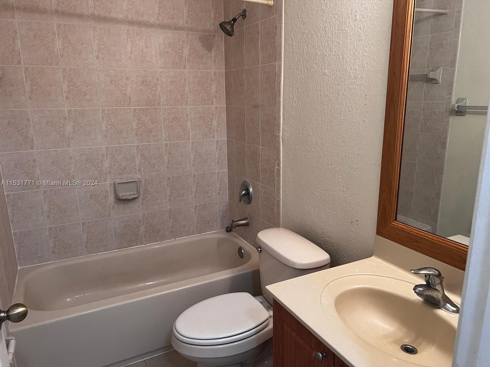 2612 SE 15th Pl 325, Homestead, Florida 33035, 3 Bedrooms Bedrooms, ,2 BathroomsBathrooms,Residentiallease,For Rent,2612 SE 15th Pl 325,A11531771