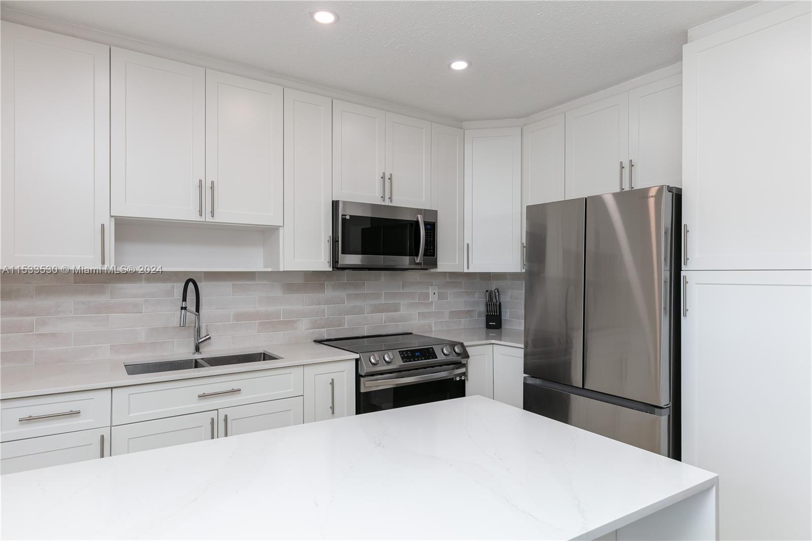 3121 S Ocean Dr 107, Hallandale Beach, Florida 33009, 1 Bedroom Bedrooms, ,1 BathroomBathrooms,Residential,For Sale,3121 S Ocean Dr 107,A11533530