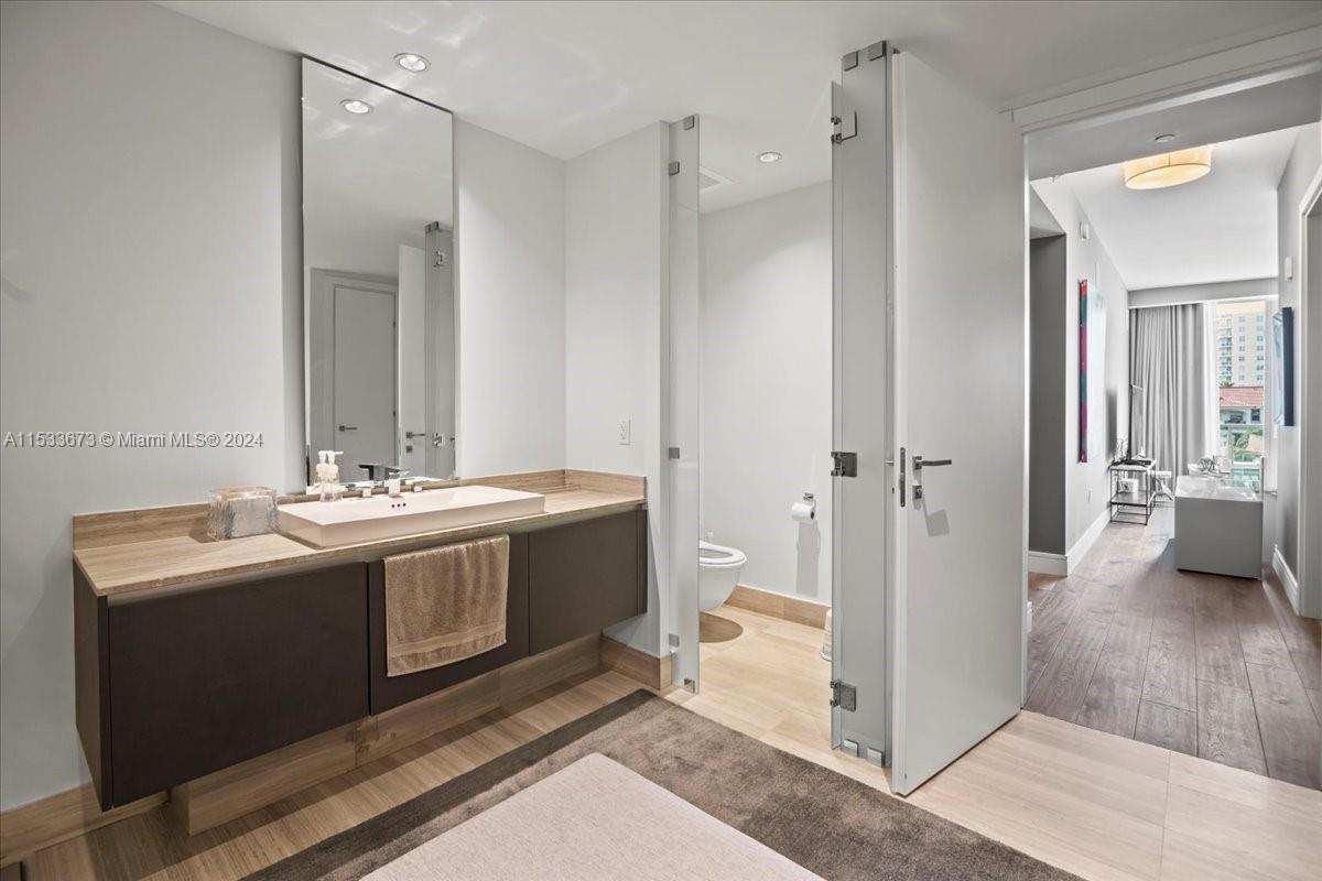 3250 NE 188th St 305, Aventura, Florida 33180, 3 Bedrooms Bedrooms, ,5 BathroomsBathrooms,Residentiallease,For Rent,3250 NE 188th St 305,A11533673