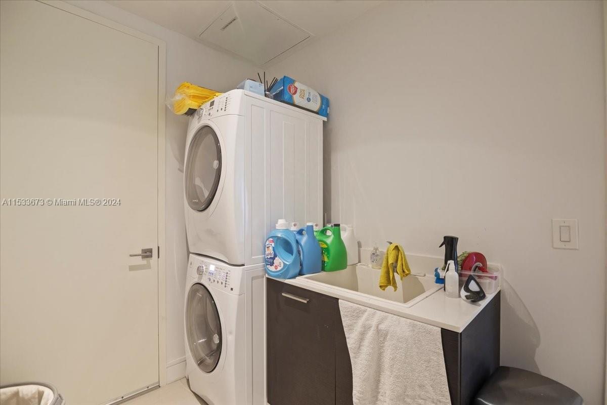 3250 NE 188th St 305, Aventura, Florida 33180, 3 Bedrooms Bedrooms, ,5 BathroomsBathrooms,Residentiallease,For Rent,3250 NE 188th St 305,A11533673