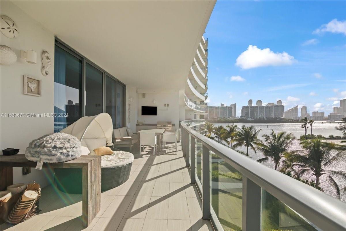 3250 NE 188th St 305, Aventura, Florida 33180, 3 Bedrooms Bedrooms, ,5 BathroomsBathrooms,Residentiallease,For Rent,3250 NE 188th St 305,A11533673