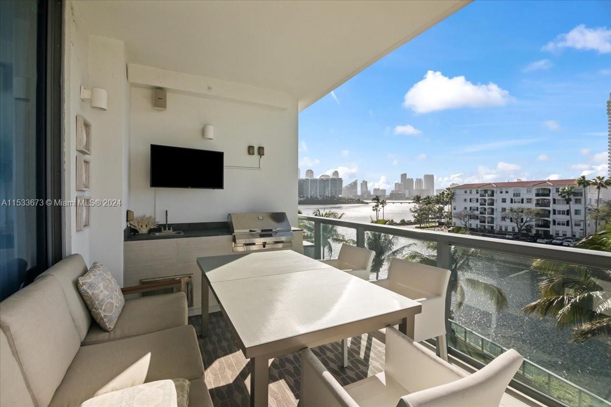 3250 NE 188th St 305, Aventura, Florida 33180, 3 Bedrooms Bedrooms, ,5 BathroomsBathrooms,Residentiallease,For Rent,3250 NE 188th St 305,A11533673