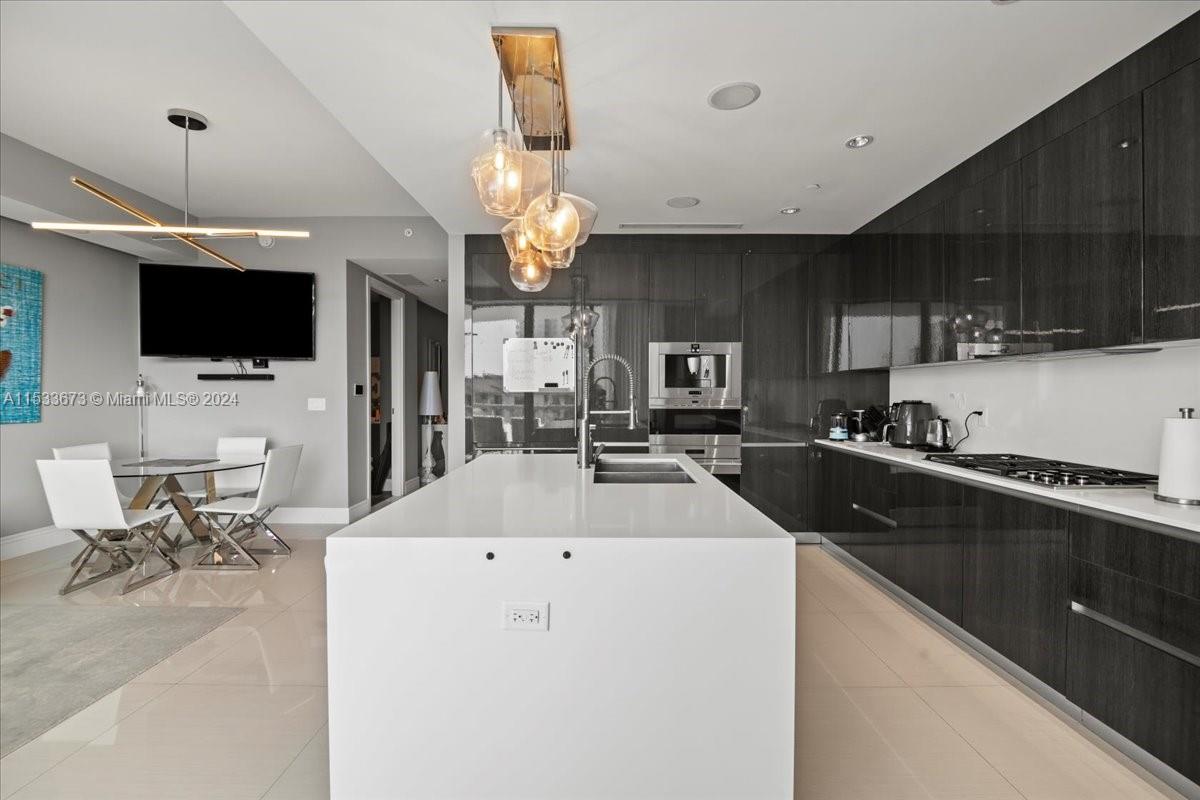 3250 NE 188th St 305, Aventura, Florida 33180, 3 Bedrooms Bedrooms, ,5 BathroomsBathrooms,Residentiallease,For Rent,3250 NE 188th St 305,A11533673
