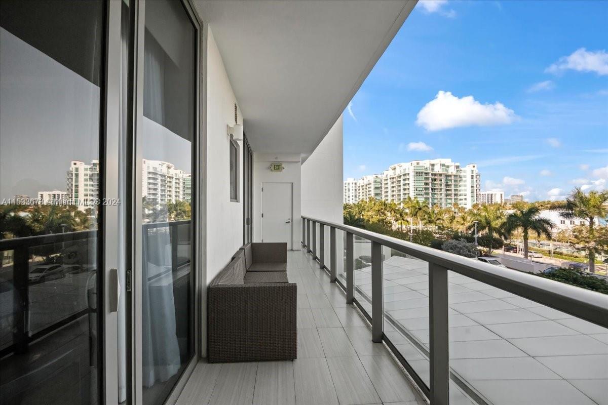 3250 NE 188th St 305, Aventura, Florida 33180, 3 Bedrooms Bedrooms, ,5 BathroomsBathrooms,Residentiallease,For Rent,3250 NE 188th St 305,A11533673