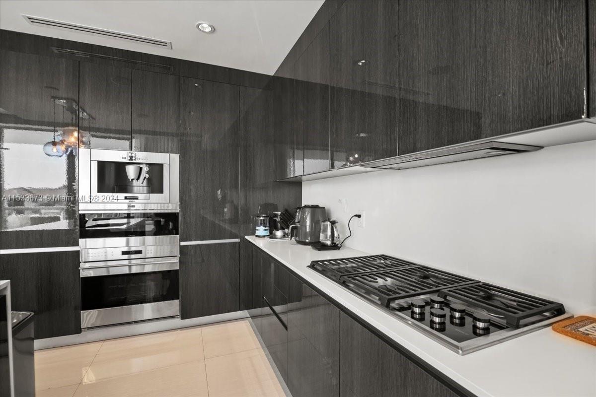 3250 NE 188th St 305, Aventura, Florida 33180, 3 Bedrooms Bedrooms, ,5 BathroomsBathrooms,Residentiallease,For Rent,3250 NE 188th St 305,A11533673