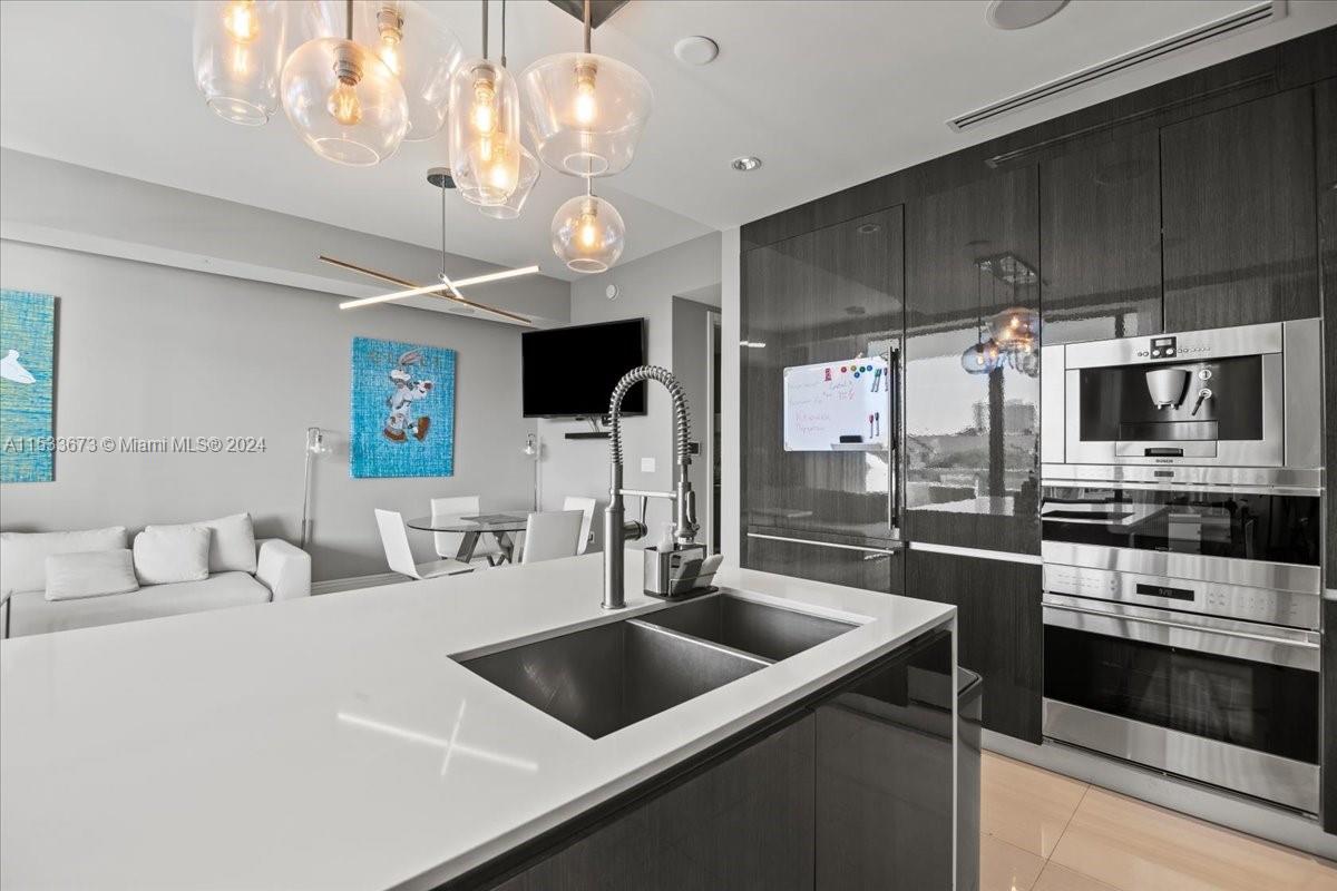 3250 NE 188th St 305, Aventura, Florida 33180, 3 Bedrooms Bedrooms, ,5 BathroomsBathrooms,Residentiallease,For Rent,3250 NE 188th St 305,A11533673