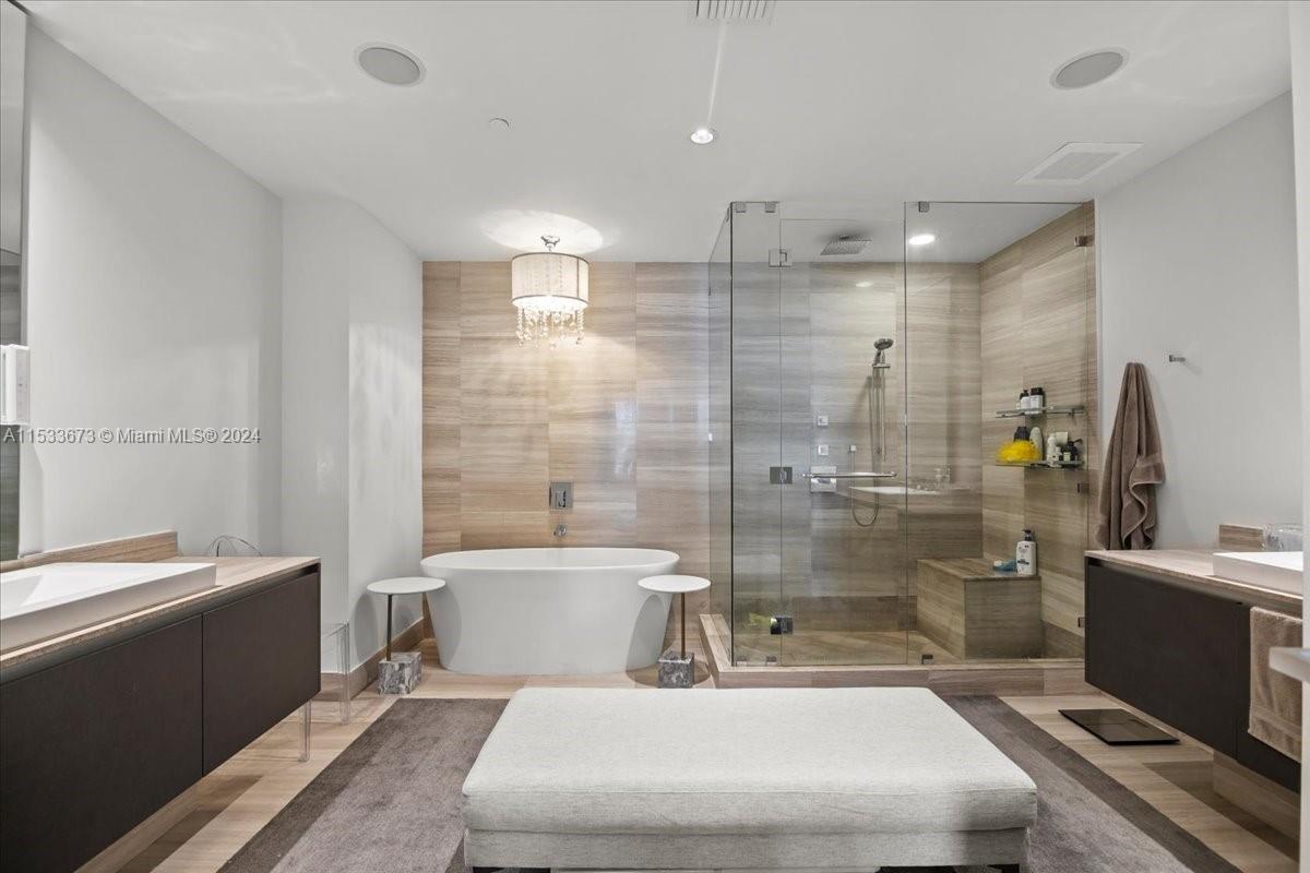 3250 NE 188th St 305, Aventura, Florida 33180, 3 Bedrooms Bedrooms, ,5 BathroomsBathrooms,Residentiallease,For Rent,3250 NE 188th St 305,A11533673