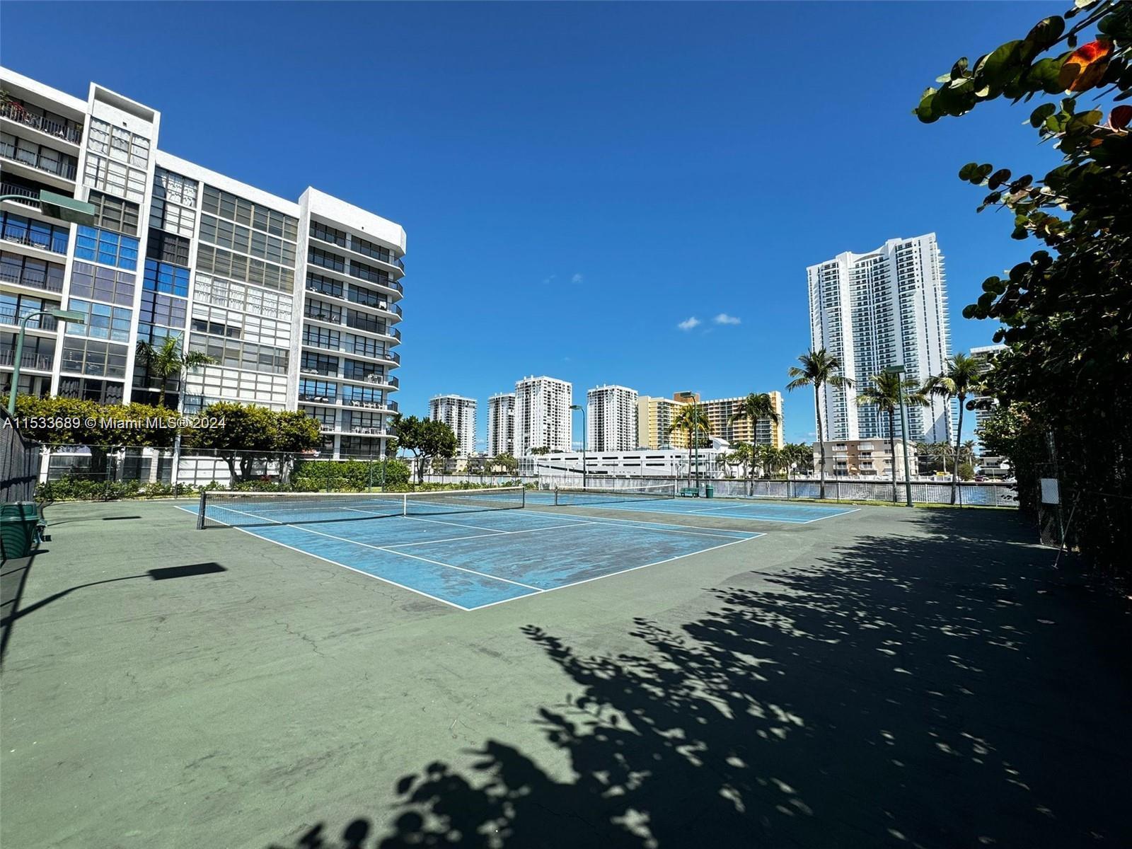 1000 Parkview Dr 520, Hallandale Beach, Florida 33009, 2 Bedrooms Bedrooms, ,2 BathroomsBathrooms,Residentiallease,For Rent,1000 Parkview Dr 520,A11533689