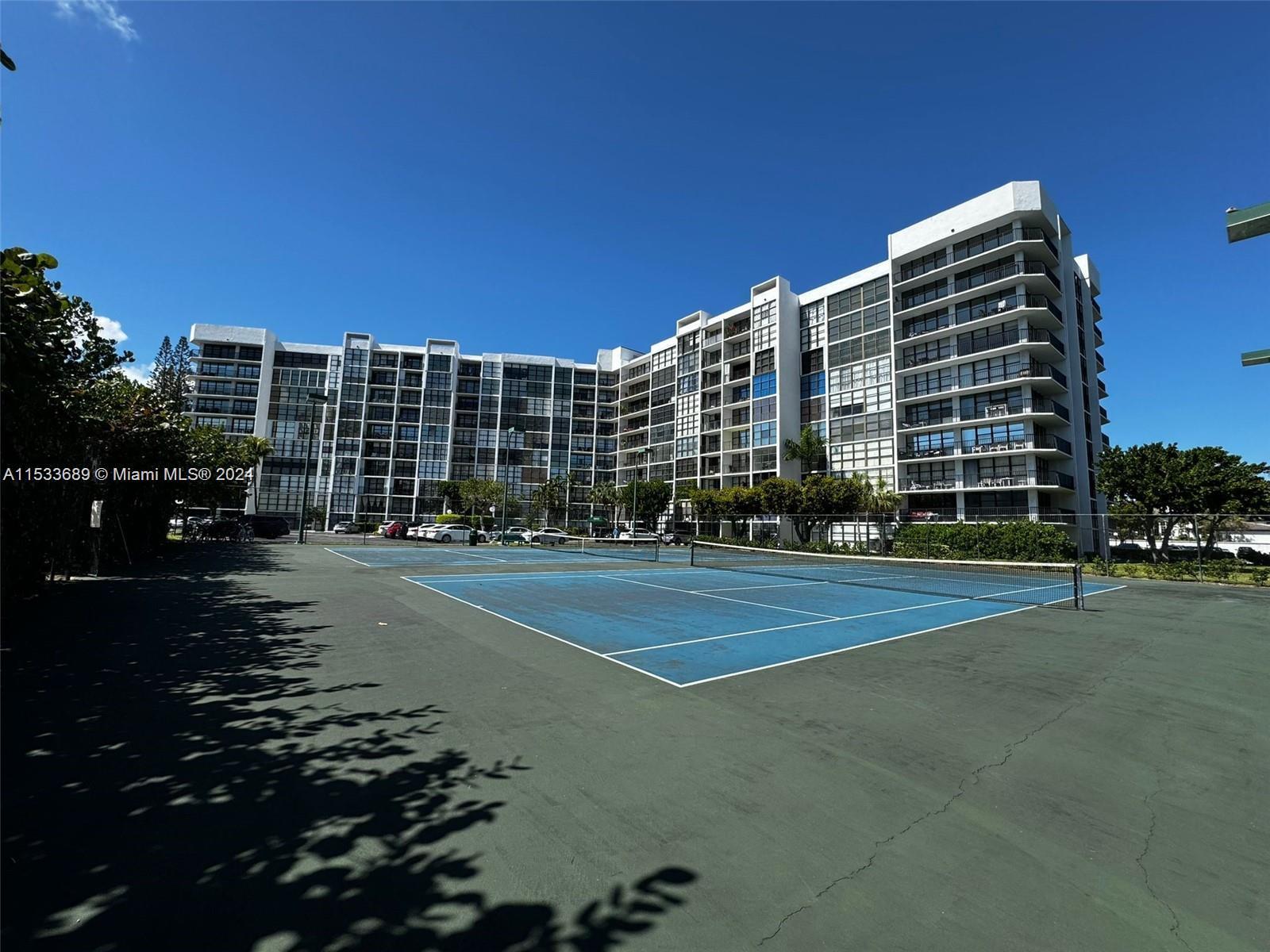 1000 Parkview Dr 520, Hallandale Beach, Florida 33009, 2 Bedrooms Bedrooms, ,2 BathroomsBathrooms,Residentiallease,For Rent,1000 Parkview Dr 520,A11533689