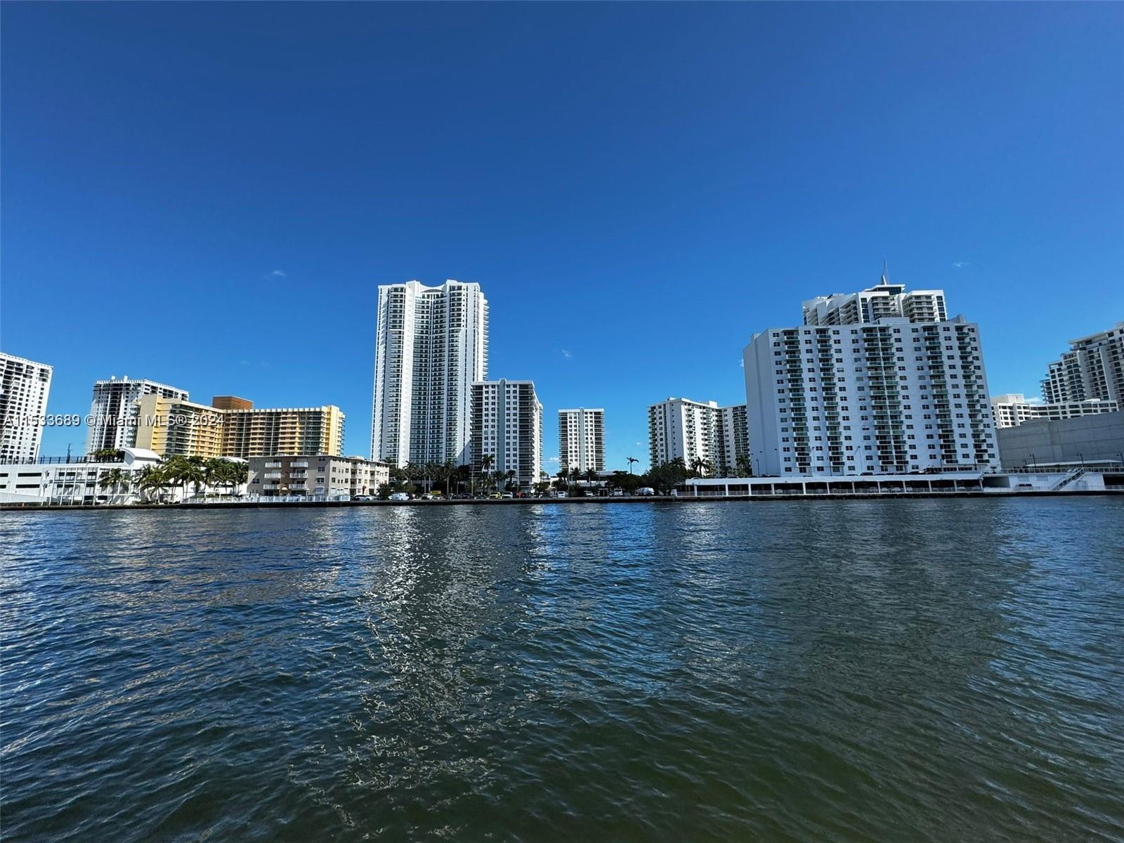 1000 Parkview Dr 520, Hallandale Beach, Florida 33009, 2 Bedrooms Bedrooms, ,2 BathroomsBathrooms,Residentiallease,For Rent,1000 Parkview Dr 520,A11533689