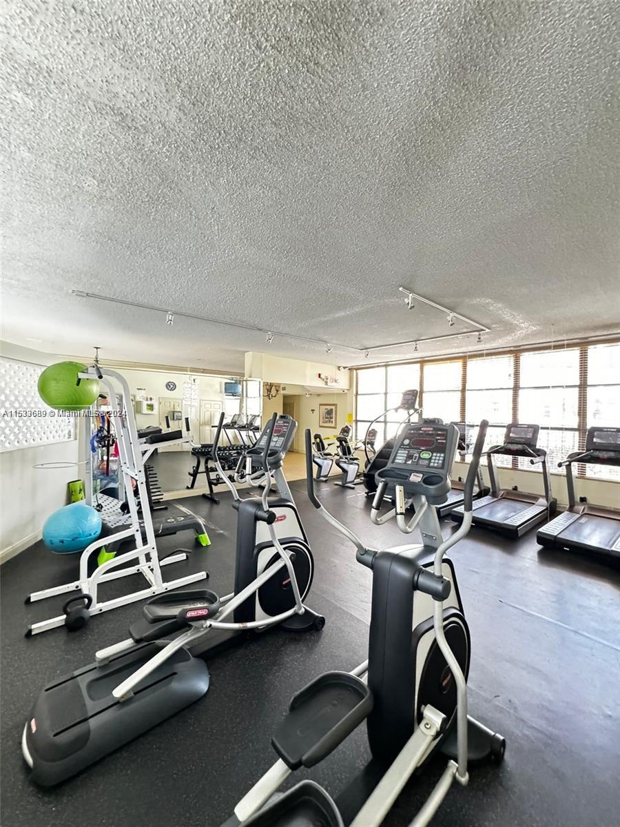 1000 Parkview Dr 520, Hallandale Beach, Florida 33009, 2 Bedrooms Bedrooms, ,2 BathroomsBathrooms,Residentiallease,For Rent,1000 Parkview Dr 520,A11533689