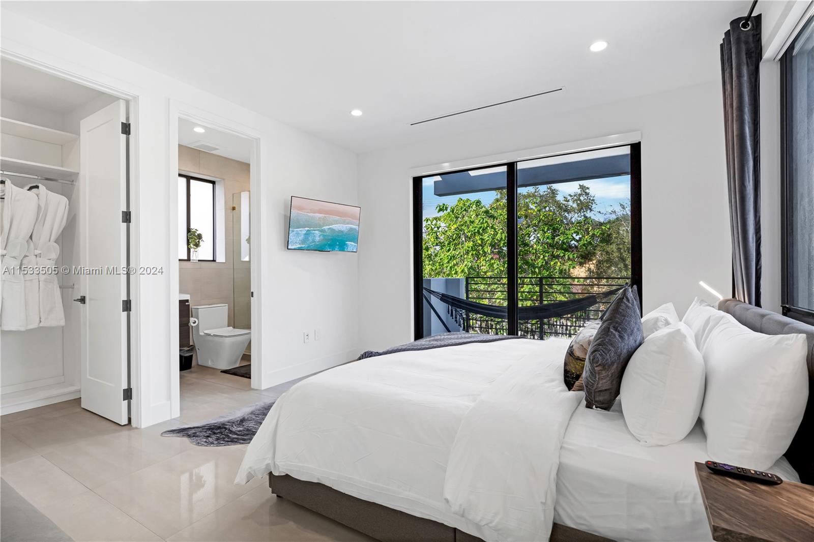 3428 Day Ave, Miami, FL, 33133 United States, 5 Bedrooms Bedrooms, ,5 BathroomsBathrooms,Residential,For Sale,Day Ave,A11533505