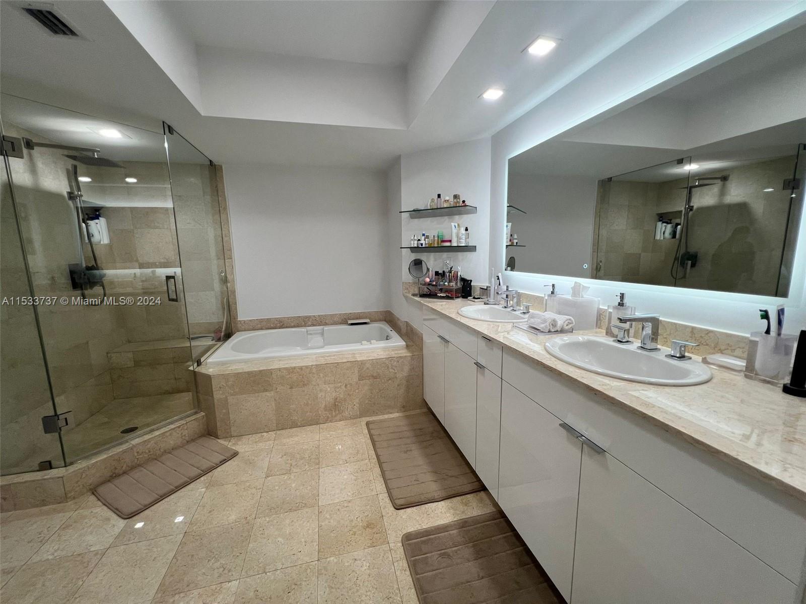 21055 Yacht Club Dr, Aventura, FL, 33180 United States, 2 Bedrooms Bedrooms, ,2 BathroomsBathrooms,Residential,For Sale,Yacht Club Dr,A11533737