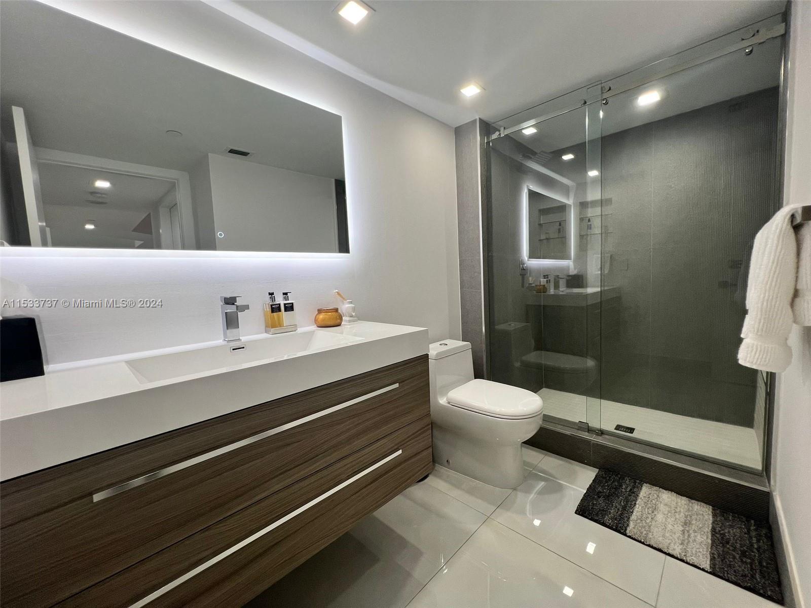 21055 NE Yacht Club Dr 2204, Aventura, Florida 33180, 2 Bedrooms Bedrooms, ,2 BathroomsBathrooms,Residential,For Sale,21055 NE Yacht Club Dr 2204,A11533737