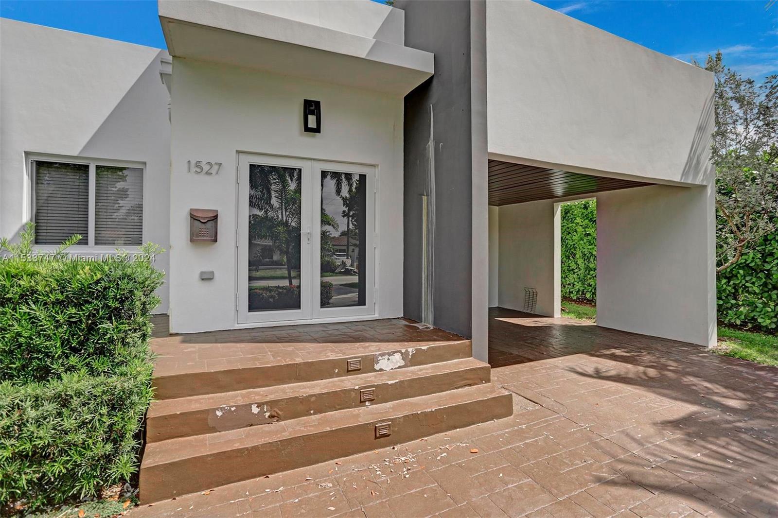 1527 Moffett St, Hollywood, Florida 33020, 4 Bedrooms Bedrooms, ,2 BathroomsBathrooms,Residential,For Sale,1527 Moffett St,A11533747