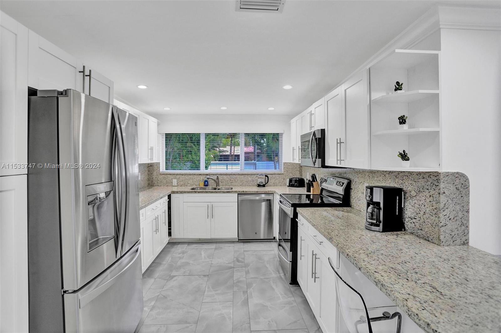 1527 Moffett St, Hollywood, Florida 33020, 4 Bedrooms Bedrooms, ,2 BathroomsBathrooms,Residential,For Sale,1527 Moffett St,A11533747