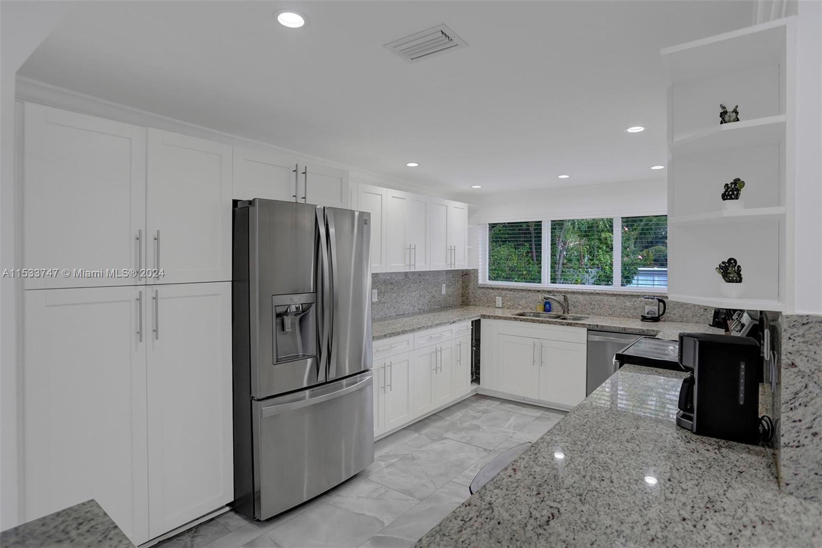 1527 Moffett St, Hollywood, Florida 33020, 4 Bedrooms Bedrooms, ,2 BathroomsBathrooms,Residential,For Sale,1527 Moffett St,A11533747