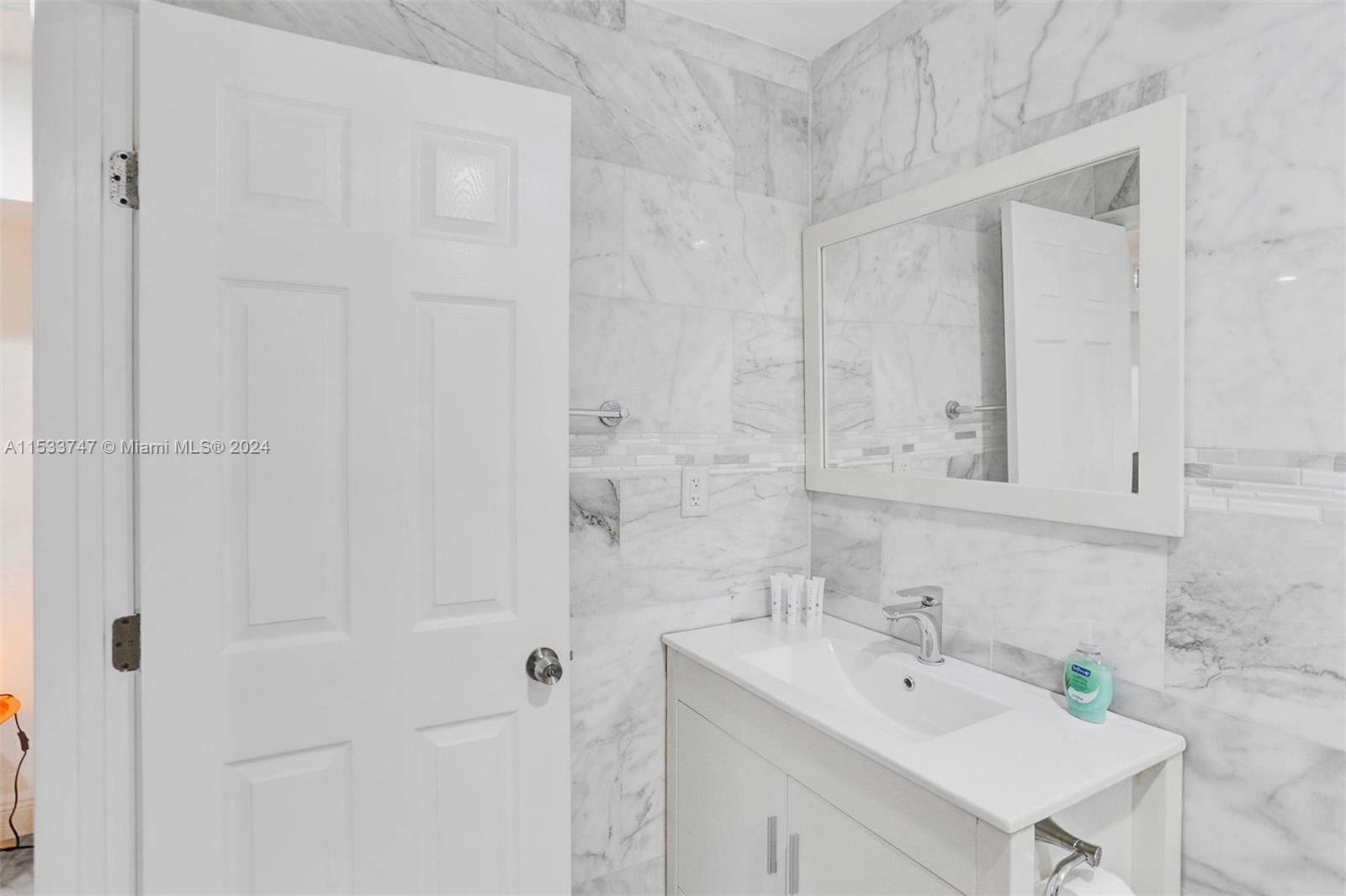 1527 Moffett St, Hollywood, Florida 33020, 4 Bedrooms Bedrooms, ,2 BathroomsBathrooms,Residential,For Sale,1527 Moffett St,A11533747