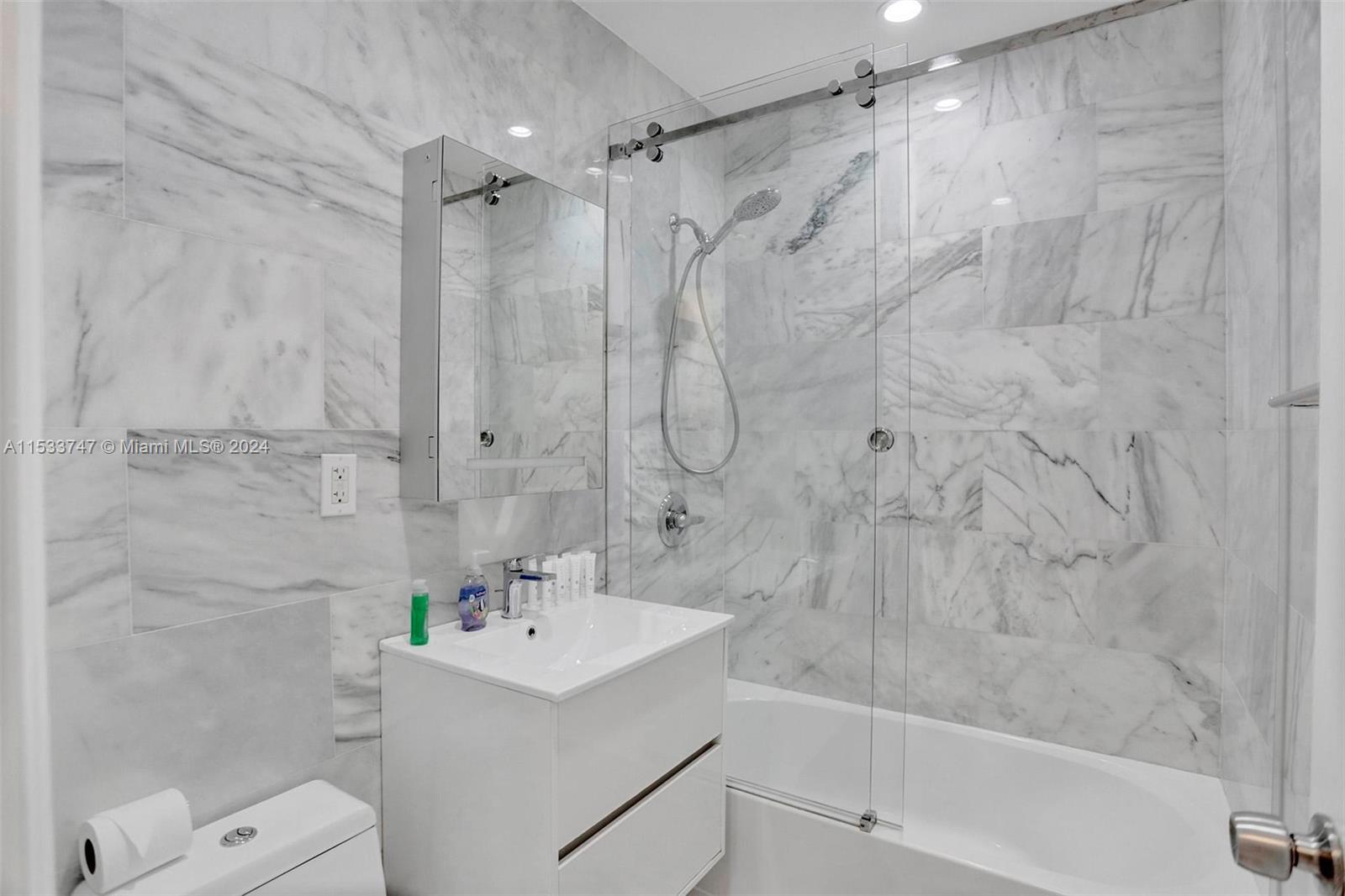 1527 Moffett St, Hollywood, Florida 33020, 4 Bedrooms Bedrooms, ,2 BathroomsBathrooms,Residential,For Sale,1527 Moffett St,A11533747